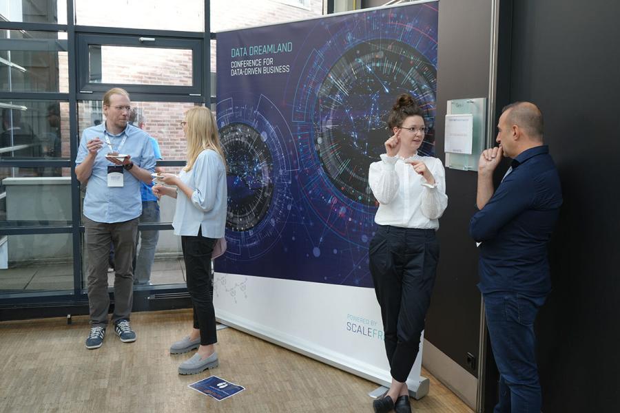 Data Dreamland Professional Network