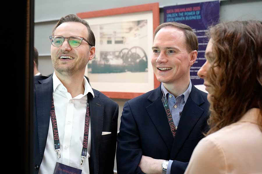 Data Dreamland Professional Network